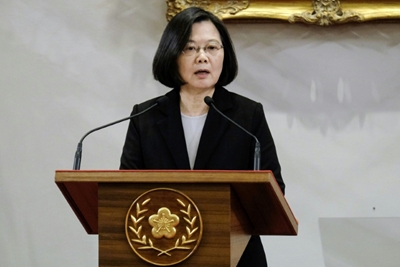 Chinese dissidents in Taiwan airport limbo for over 100 days