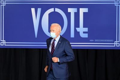 Biden heads to Florida to court senior vote
