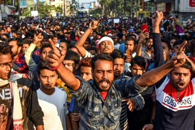India shuts down internet in hotspot after deadly protests 