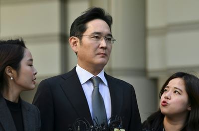 Samsung chief faces corruption verdict