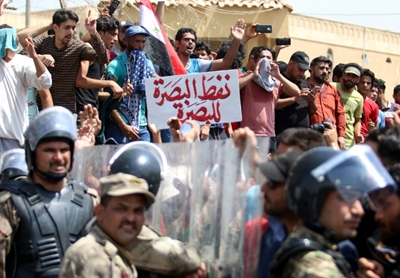 Iraqis demand change as protests run into second week