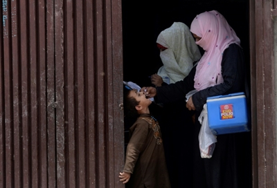 Two killed in attack on Pakistan polio vaccination security team