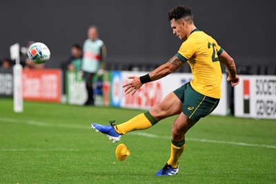 Aussie To'omua takes pot shots at England ahead of showdown