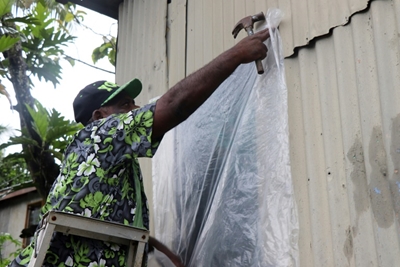 Fijians warned of flooding, huge waves as super storm bears down