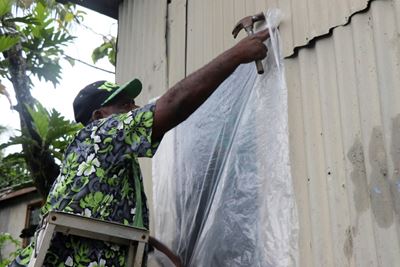 Fijians warned of flooding, huge waves as super storm bears down