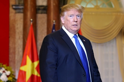 Ex-Trump fixer to call Trump 'conman' and 'racist'