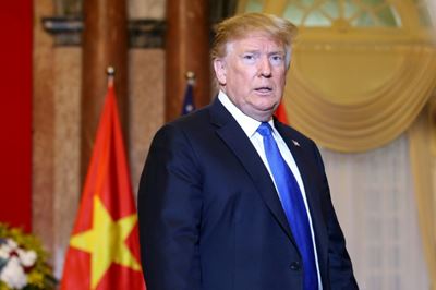Ex-Trump fixer to call Trump 'conman' and 'racist'