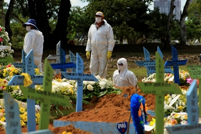 Egypt kicks off vaccine drive as France tightens borders