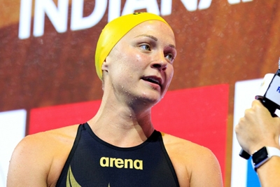 Sjostrom breaks elbow on ice, under six months from Olympics