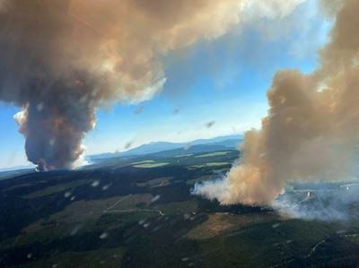 Approximately 1,000 evacuated as Canadian fires engulf town