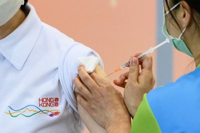 Hong Kong to resume Pfizer/BioNTech vaccine roll-out on Monday