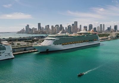 Florida sues to end cruise ship Covid restrictions
