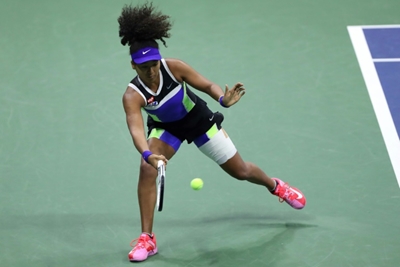 Osaka, Zverev into US Open last four