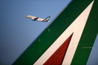 Lufthansa'a Alitalia bid the 'most promising': Minister 