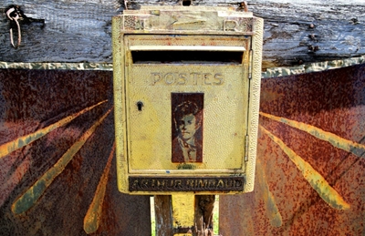Post-mortem: Fan mail piles up at grave of French poet Rimbaud