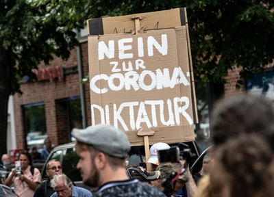 Scuffles in Berlin as Covid sceptics defy protest ban