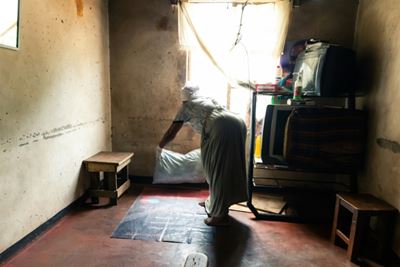 Babies born on floor as Zimbabwe's health system totters