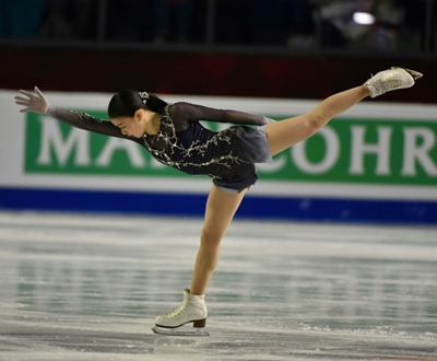 Japan's Kihira upsets Oly champ Zagitova to win Grand Prix gold