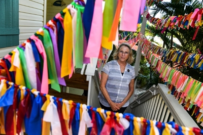 In Florida yard, a ribbon flutters for every Covid death