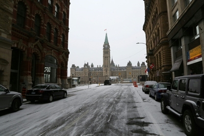 Canada lawmakers pass coronavirus aid package after all-night session