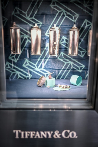 LVMH puts ring on jeweller Tiffany in $16.2 bn union