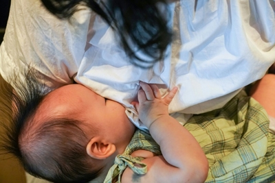 'A total lie': False ads, bad advice puts China's mums off breastfeeding