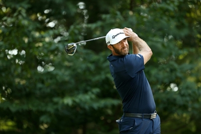 Johnson powers to World No. 1 with Northern Trust triumph