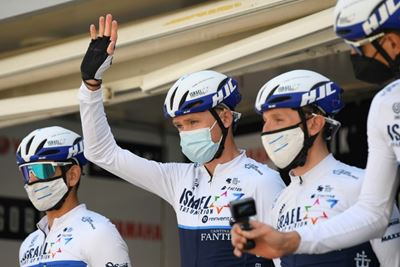Chris Froome wins battle to race Tour de France again