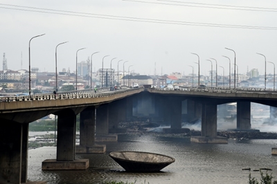 Bridge repair paralyses Lagos traffic