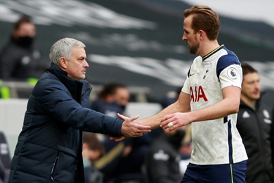Mourinho confident Spurs will deliver trophies to keep Kane