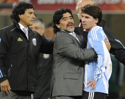 Maradona says Messi is not a leader for Argentina 