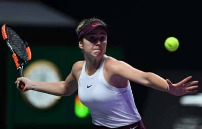 Svitolina hits form to storm into semis of WTA finals