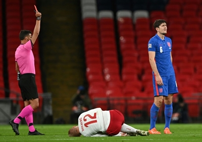 Southgate backs Maguire but demands England learn from red card woes