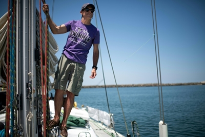 Swimmer faces sharks, massive garbage patch on record Pacific crossing