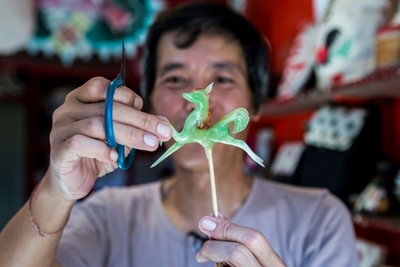 Hong Kong's candyman turns sweets into an art form
