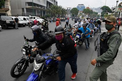 Venezuela raises fuel prices after arrival of Iranian oil tankers