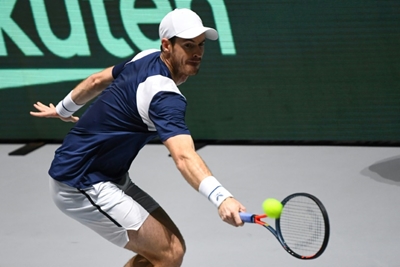 Murray leads Britain to opening Davis Cup win, Spain reach last eight