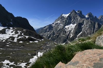 4 climbers killed in French Alps