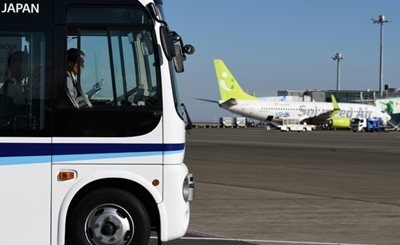 Tokyo airport tests driverless bus to shuttle visitors