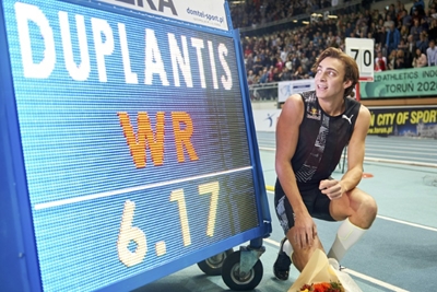 Fat-shedding Duplantis promises more after pole vault world record