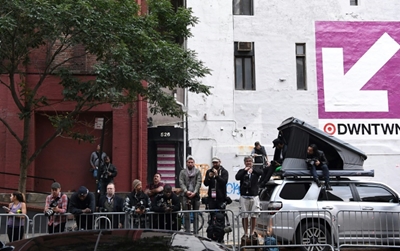 Paparazzi vie for scraps as Hollywood celebrities hide from virus