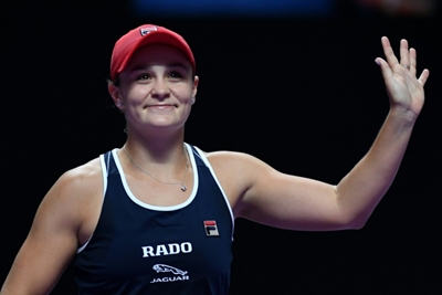 Barty and Bencic advance to WTA semis in Shenzhen