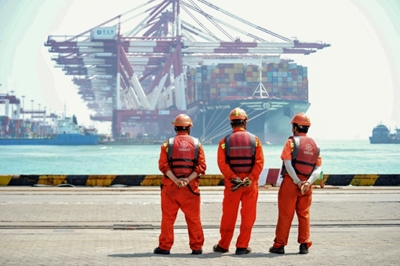 Chinese firms learn to adapt as US trade war rages