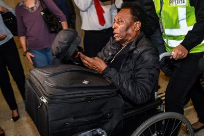 Pele back in Brazil after hospital stay in France
