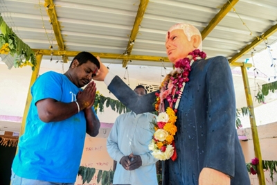 Superfan prays to Trump idol ahead of US President's India visit