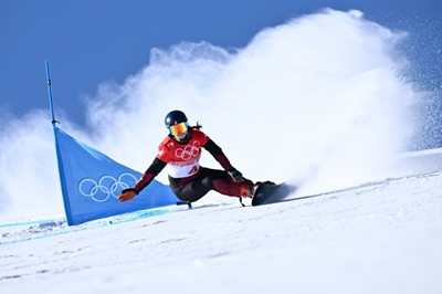 Unvaccinated Olympic snowboarder defends choice after quarantine