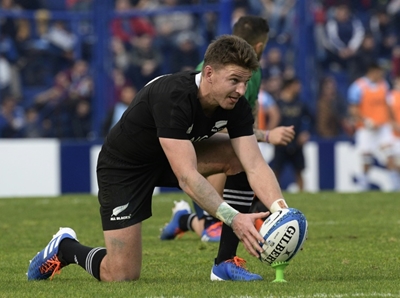 All Blacks experiment with Barrett and Mo'unga against Boks