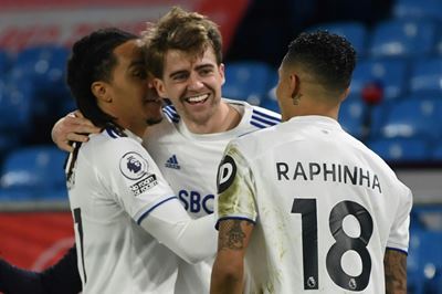 Leeds soar into top half as Southampton slide goes on