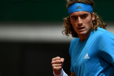 Tsitsipas eases into Roland Garros second round