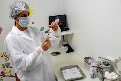 Brazil doctors volunteer to test coronavirus vaccines